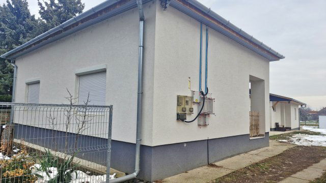 Eladó ikerház, Üllőn 56 M Ft, 2 szobás / költözzbe.hu