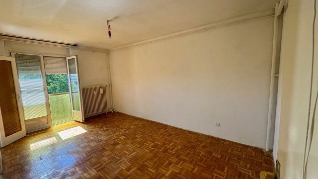 Eladó panellakás, Székesfehérvárott 34.5 M Ft, 1 szobás
