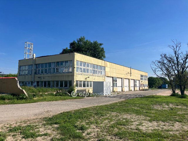 Eladó ipari ingatlan, Zsámbékon 889 M Ft / költözzbe.hu