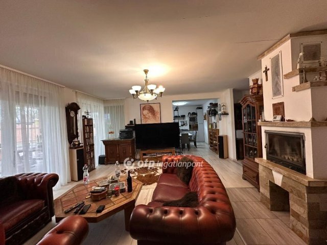 Eladó családi ház, Délegyházán 179 M Ft, 5 szobás