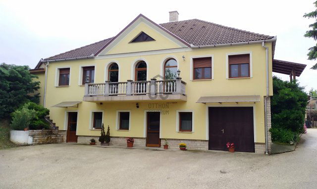 Eladó családi ház, Héregen 148 M Ft, 8 szobás