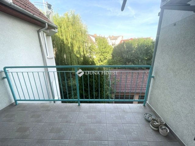 Eladó téglalakás, Szegeden 73.9 M Ft, 3 szobás