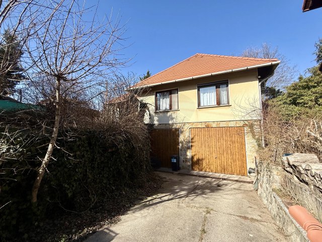 Eladó családi ház, Esztergomban 159 M Ft, 5 szobás