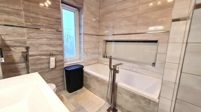 Eladó családi ház, Zalaegerszegen 95 M Ft, 4 szobás