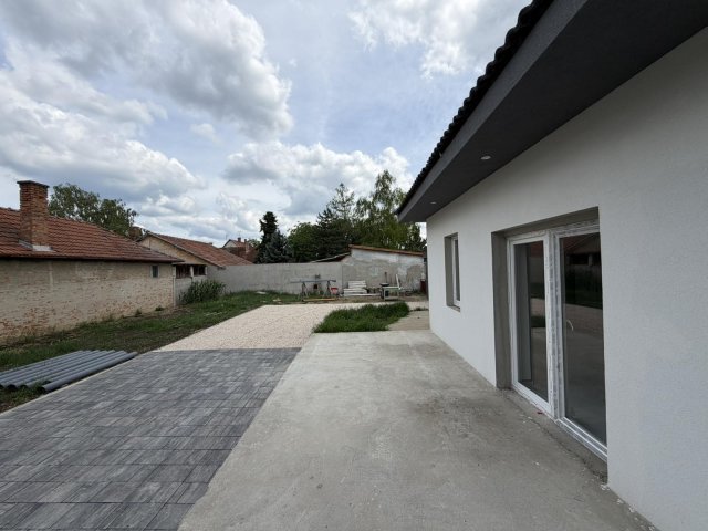 Eladó családi ház, Gyulán 99 M Ft, 4+1 szobás