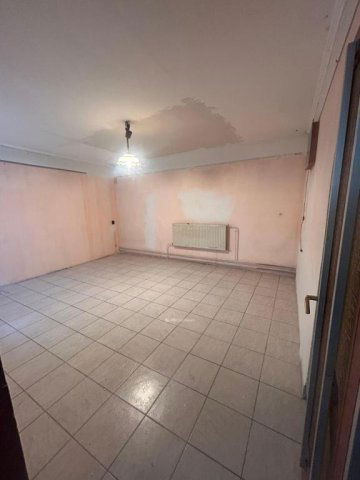 Eladó családi ház, Pápateszéren 24.9 M Ft, 3 szobás