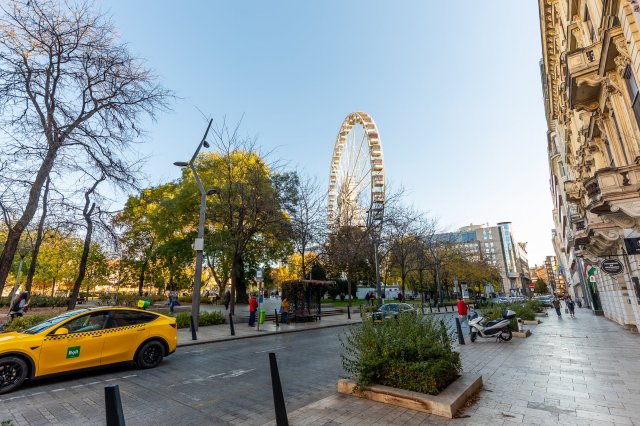 Eladó téglalakás, Budapesten, V. kerületben, Erzsébet téren