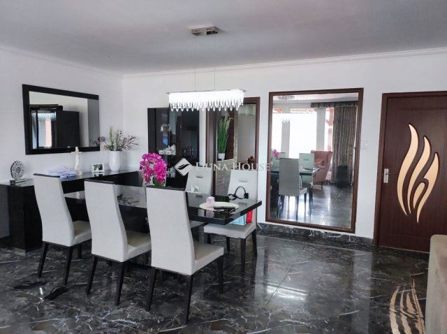 Eladó családi ház, Maglódon 335 M Ft, 7 szobás