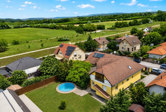 Eladó családi ház, Halásztelken 169.9 M Ft, 7 szobás