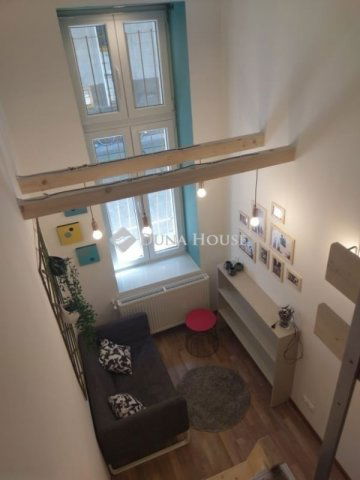 Eladó téglalakás, Budapesten, VI. kerületben 89.9 M Ft, 4 szobás