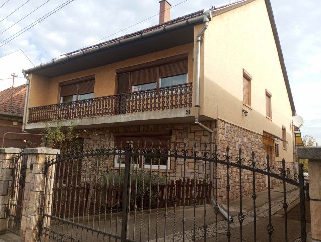 Eladó családi ház, Füzesabonyban 83 M Ft, 5 szobás