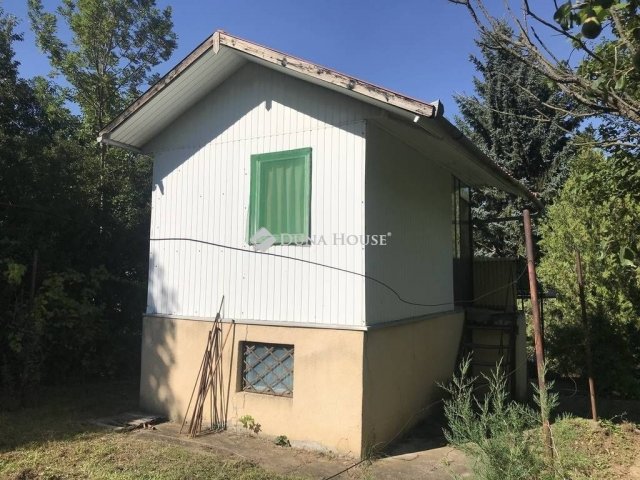 Eladó telek, Budapesten, III. kerületben 23.6 M Ft