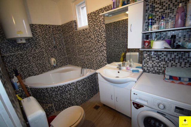 Eladó családi ház, Zsirán 38.5 M Ft, 3 szobás