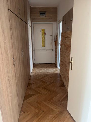 Kiadó panellakás, albérlet, Pécsett 140 E Ft / hó, 2 szobás