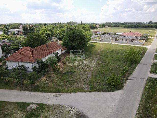 Eladó családi ház, Kókán 69.9 M Ft, 4 szobás