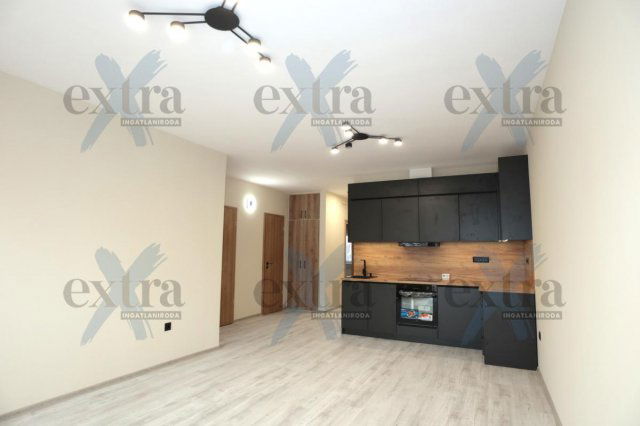 Eladó téglalakás, Szegeden 74.9 M Ft, 3 szobás