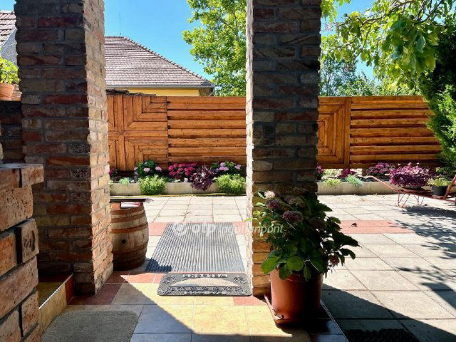 Eladó családi ház, Kiskunlacházán 69.9 M Ft, 2 szobás