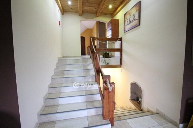 Eladó hotel, Velencén 990 M Ft / költözzbe.hu