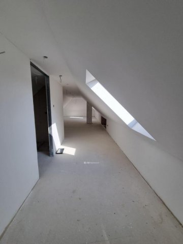 Eladó családi ház, Mesterin 48.527 M Ft, 3 szobás