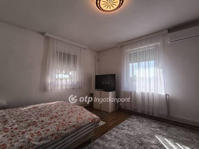 Eladó családi ház, Jászfényszarun 63 M Ft, 4 szobás