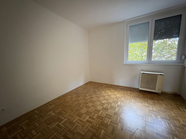 Eladó téglalakás, Cegléden 49.5 M Ft, 2 szobás