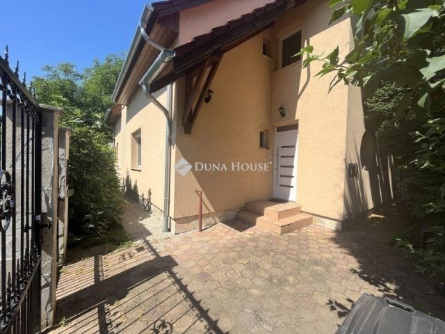 Eladó családi ház, Budapesten, XVI. kerületben 220 M Ft