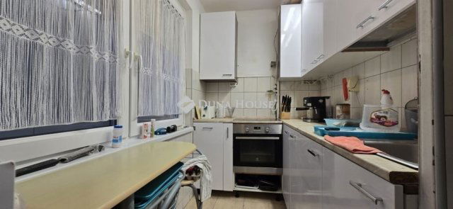 Eladó panellakás, Székesfehérvárott 49.99 M Ft, 2 szobás