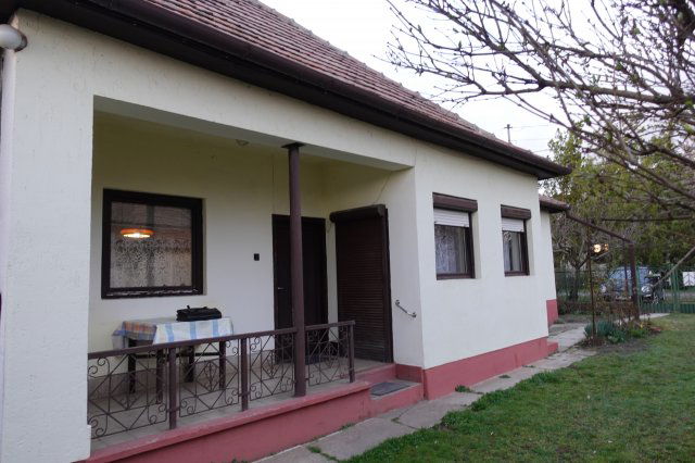 Eladó családi ház, Sárbogárdon 32.5 M Ft, 3 szobás