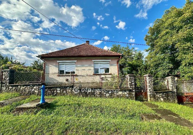 Eladó családi ház, Hangácson 15.99 M Ft, 2 szobás