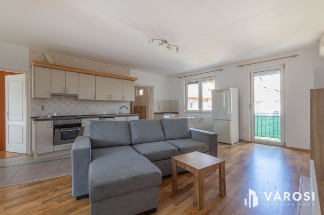 Kiadó téglalakás, albérlet, Szegeden 250 E Ft / hó, 4 szobás
