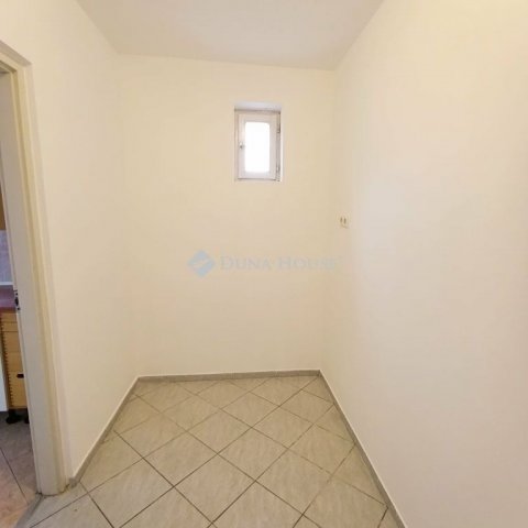 Eladó családi ház, Sándorfalván 110 M Ft, 4 szobás