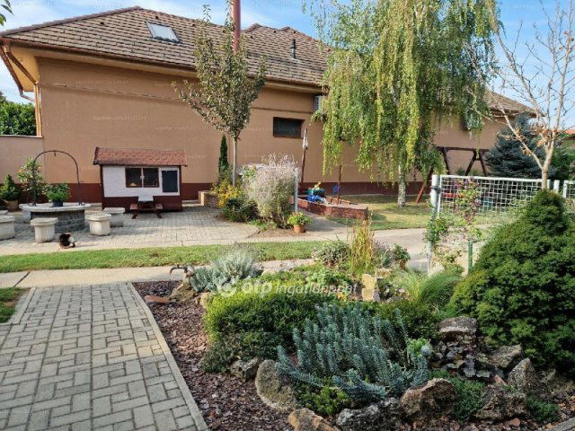 Eladó családi ház, Hajdúböszörményen 76 M Ft, 2 szobás