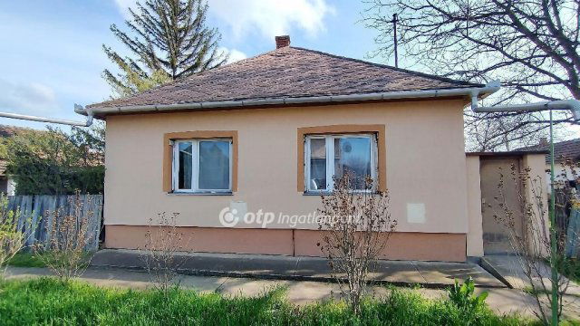 Eladó családi ház, Túrkevén 19.2 M Ft, 3 szobás