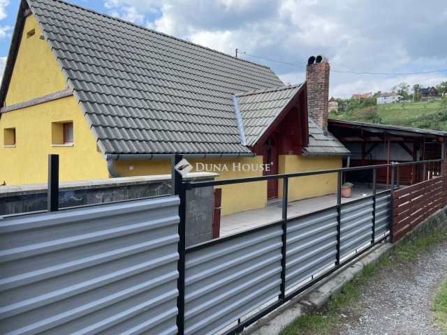 Eladó családi ház, Pécsett, Völgyi dűlőn 69.9 M Ft, 4 szobás