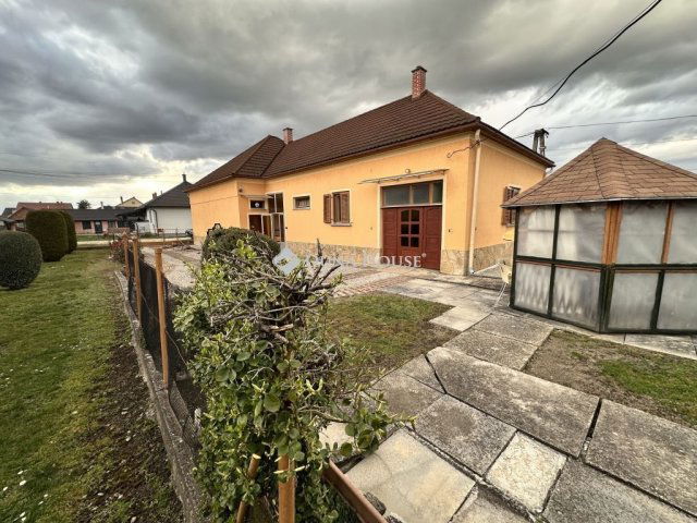 Eladó családi ház, Szentgotthárdon 52.5 M Ft, 4+1 szobás