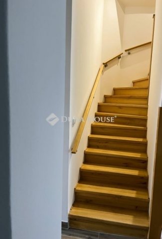 Eladó téglalakás, Székesfehérvárott 134.8 M Ft, 4 szobás