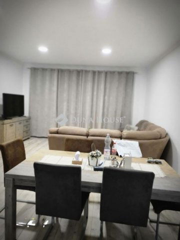 Eladó téglalakás, Cegléden 77.9 M Ft, 3 szobás