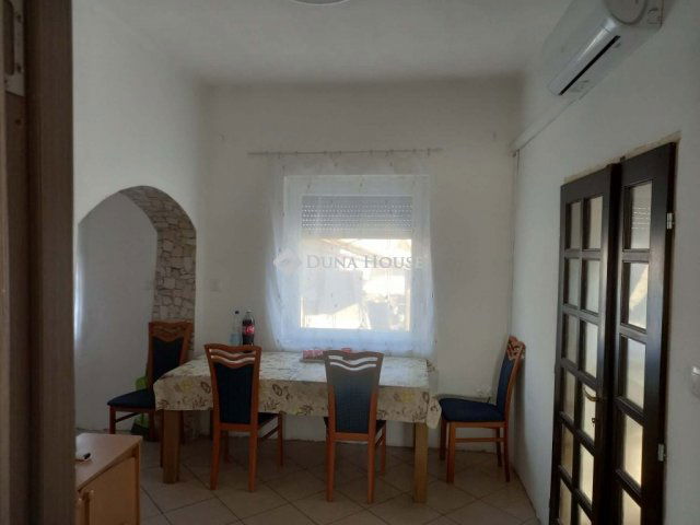 Eladó családi ház, Jászkisérén 22.5 M Ft, 2 szobás