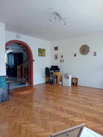 Eladó téglalakás, Nyíregyházán 64.9 M Ft, 5 szobás