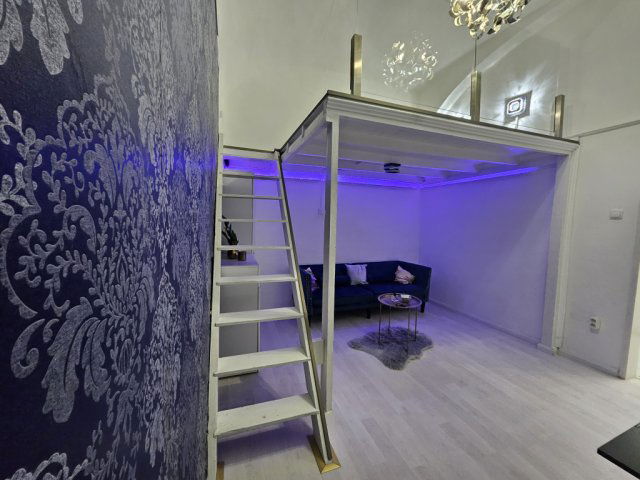 Eladó téglalakás, Budapesten, VI. kerületben, Hajós utcában