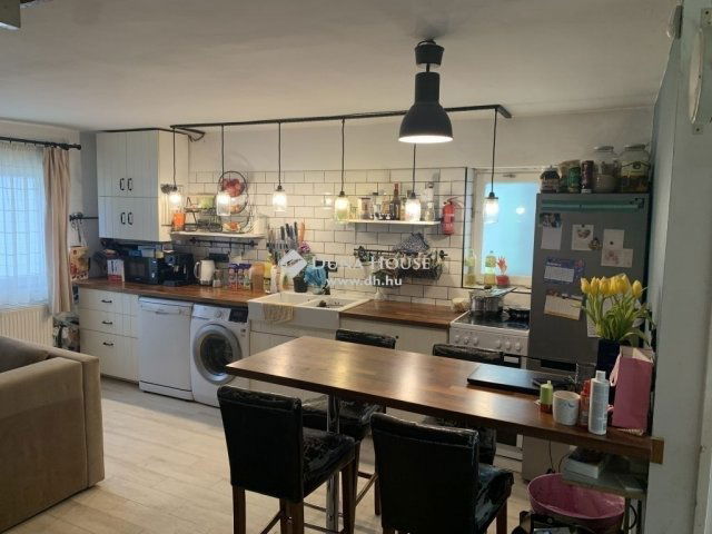 Eladó nyaraló, Taksonyon 89.8 M Ft, 4 szobás