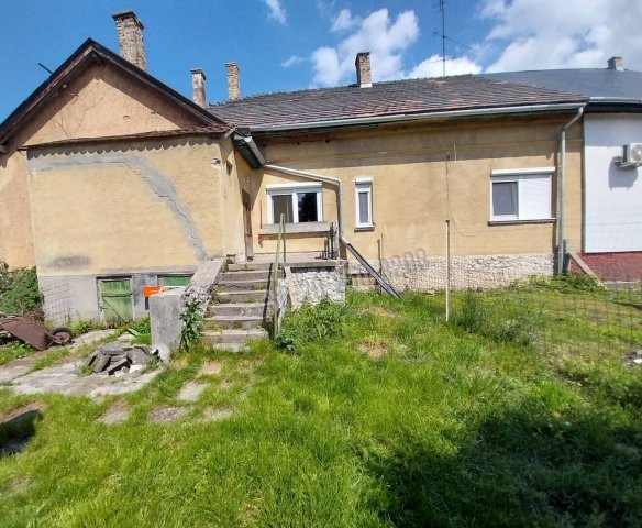 Eladó családi ház, Tatabányán, Árpád utcában 45 M Ft