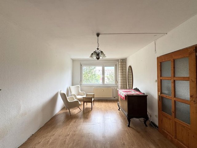 Eladó panellakás, Budapesten, III. kerületben 63.9 M Ft