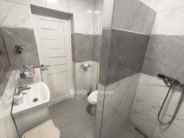 Eladó családi ház, Pusztaszabolcson 61.9 M Ft, 3 szobás