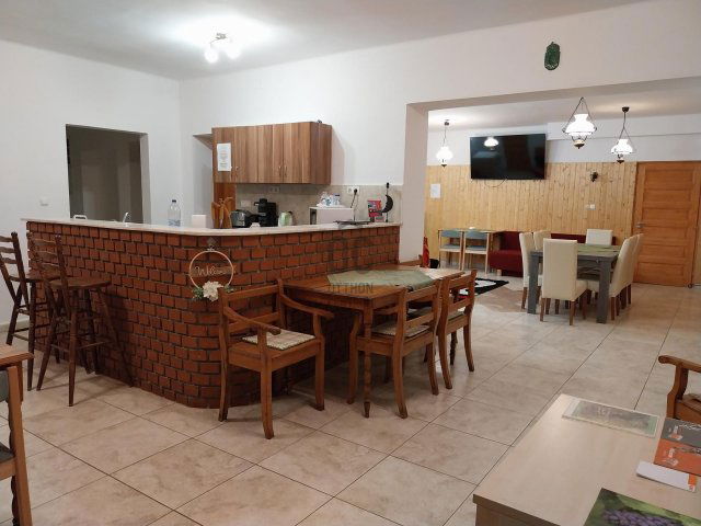 Eladó családi ház, Szekszárdon 112.5 M Ft, 4 szobás