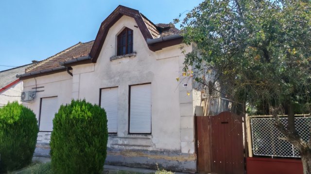 Eladó családi ház, Szigetváron 35 M Ft, 2 szobás