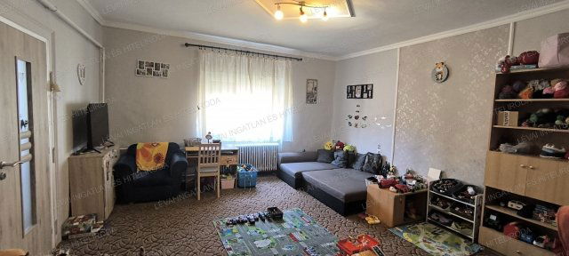 Eladó családi ház, Gyulán 49.999 M Ft, 3+1 szobás