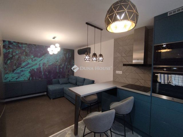 Eladó panellakás, Tatabányán, Mártírok úton 48.9 M Ft