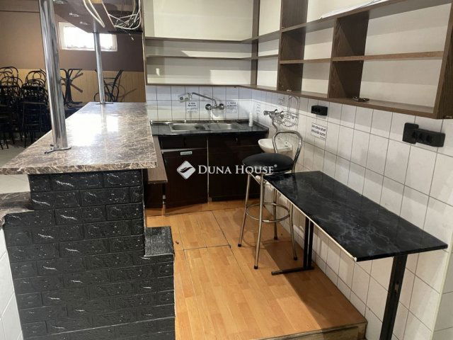 Eladó családi ház, Ráckeresztúron 79.9 M Ft, 3 szobás