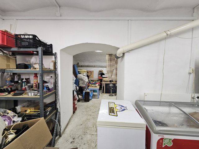 Eladó ipari ingatlan, Budapesten, IX. kerületben 23 M Ft